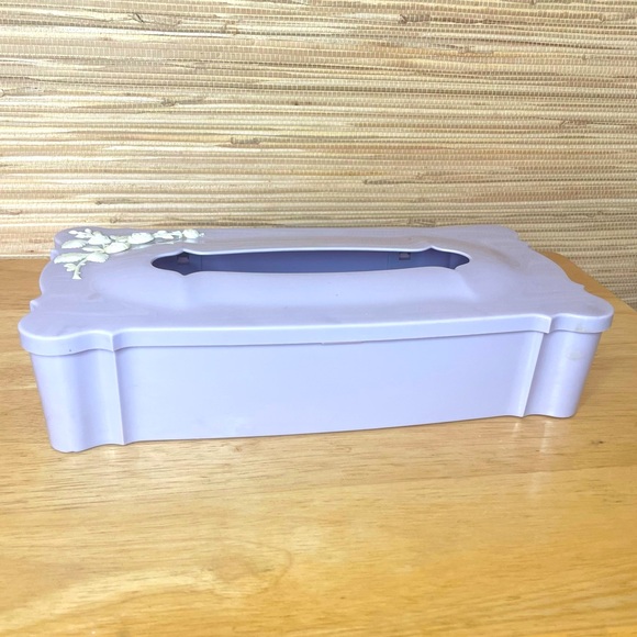 Vintage Lucite Tissue Holder - Picture 8 of 9